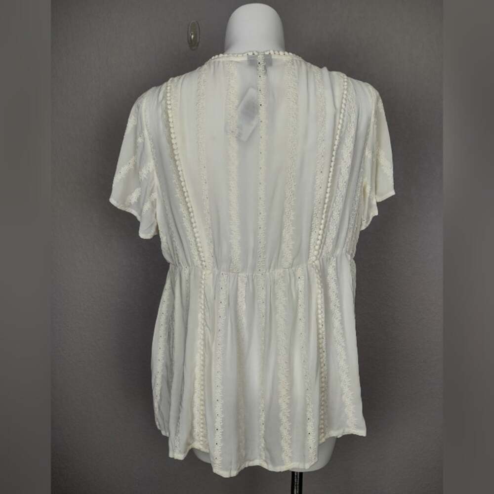Torrid Ivory Eyelet Embroidered Blouse Size 1 - Picture 5 of 15